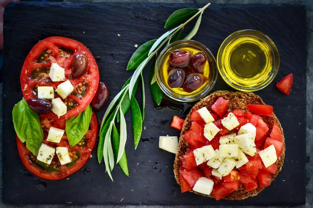 découvrez comment intégrer le fromage dans une alimentation équilibrée, ses bienfaits nutritionnels et des conseils pour allier plaisir et diététique.