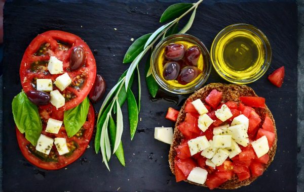 découvrez comment intégrer le fromage dans une alimentation équilibrée, ses bienfaits nutritionnels et des conseils pour allier plaisir et diététique.