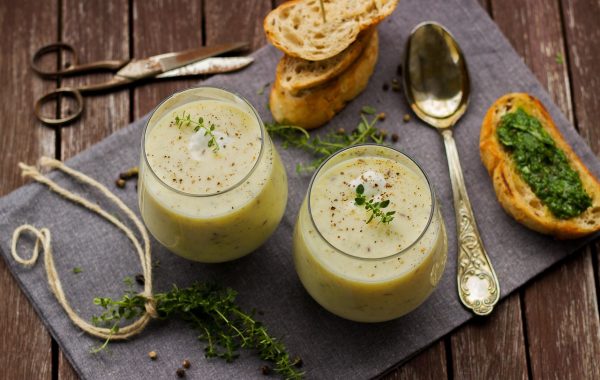 découvrez nos recettes de soupes diététiques savoureuses, idéales pour perdre du poids tout en se faisant plaisir.