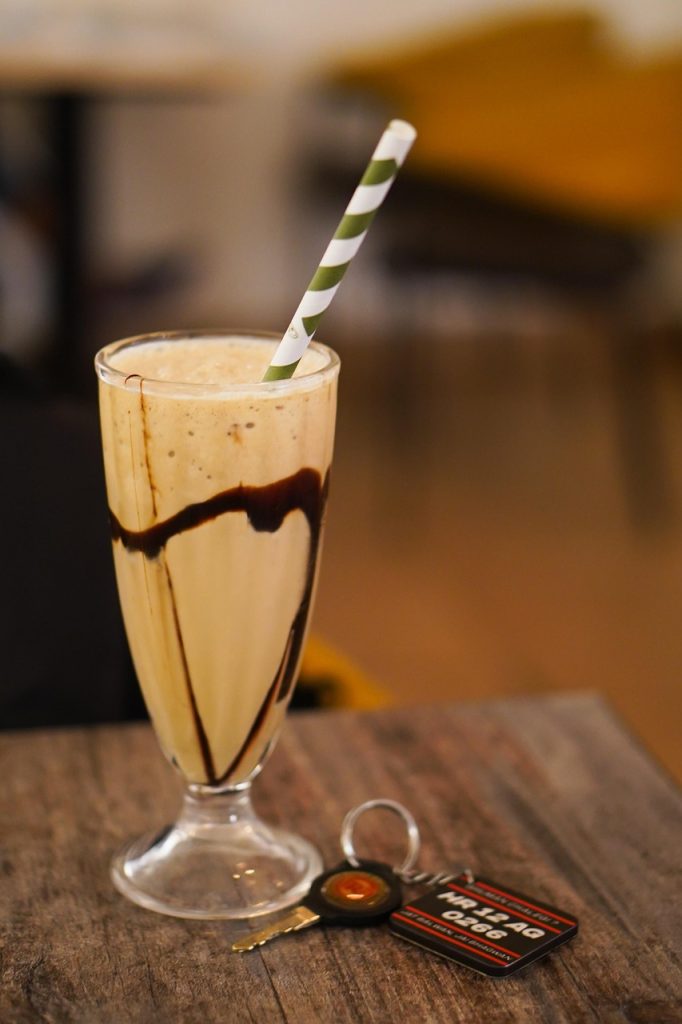 découvrez notre recette rafraîchissante de café glacé, parfaite pour les amateurs de café qui recherchent une boisson fraîche et énergisante.