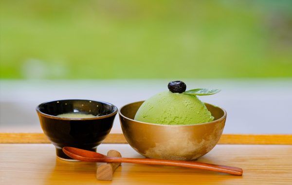 découvrez le matcha, un thé vert japonais aux nombreux bienfaits pour la santé, parfait pour une pause énergisante et pleine d'antioxydants.