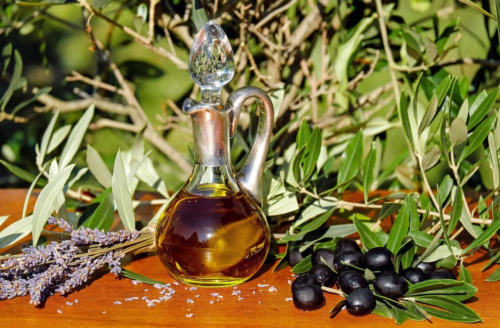 découvrez le nombre de calories dans l'huile d'olive et ses bienfaits pour une alimentation saine et équilibrée.