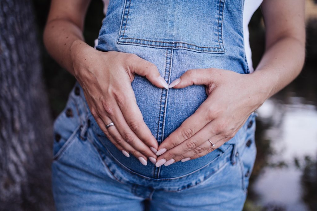 tout savoir sur la grossesse : conseils, suivis médicaux, nutrition, et bien-être pour une maternité épanouie.