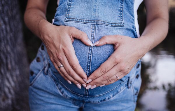 tout savoir sur la grossesse : conseils, suivis médicaux, nutrition, et bien-être pour une maternité épanouie.