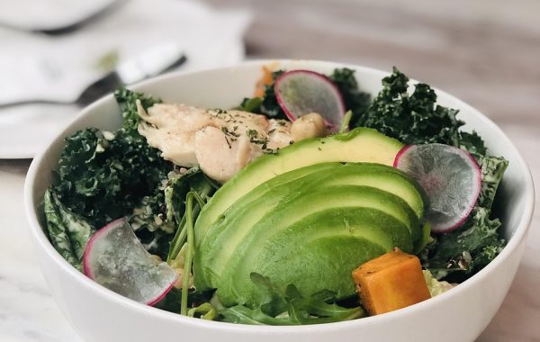 découvrez notre recette fraîche et saine de salade mangue avocat, parfaite pour un repas léger et savoureux.