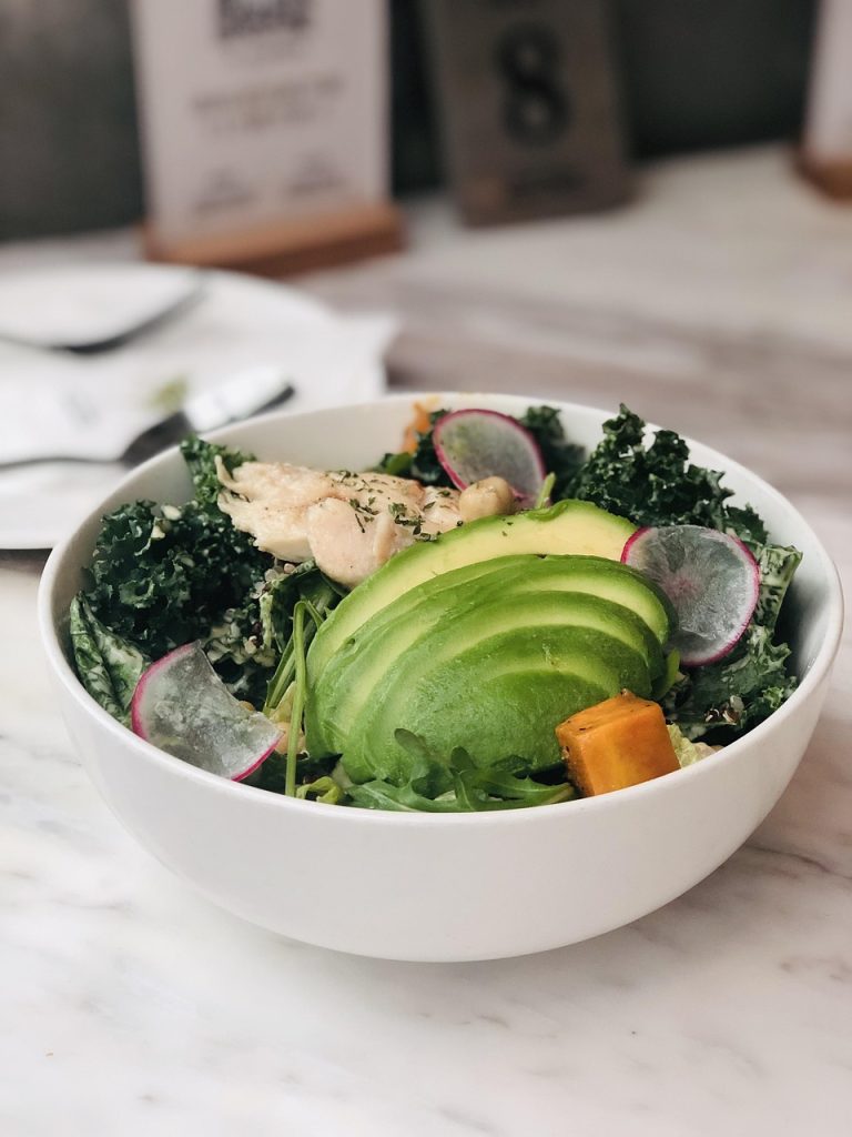 découvrez notre recette fraîche et saine de salade mangue avocat, parfaite pour un repas léger et savoureux.