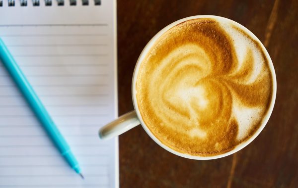 découvrez des idées de petit-déjeuner faciles et savoureuses, sucrées ou salées, pour bien commencer la journée.