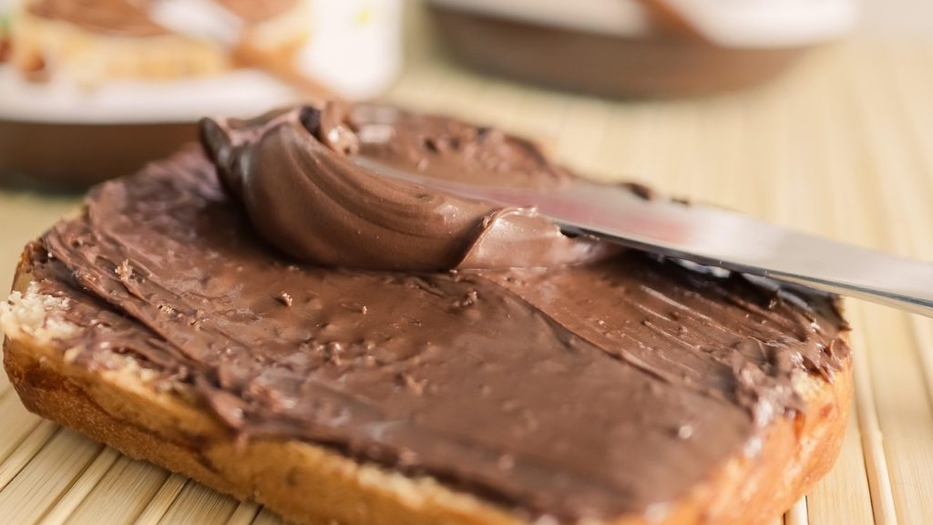 découvrez combien de calories contiennent les raisins, leurs valeurs nutritionnelles et leurs bienfaits, avec des repères simples pour les intégrer à votre alimentation.